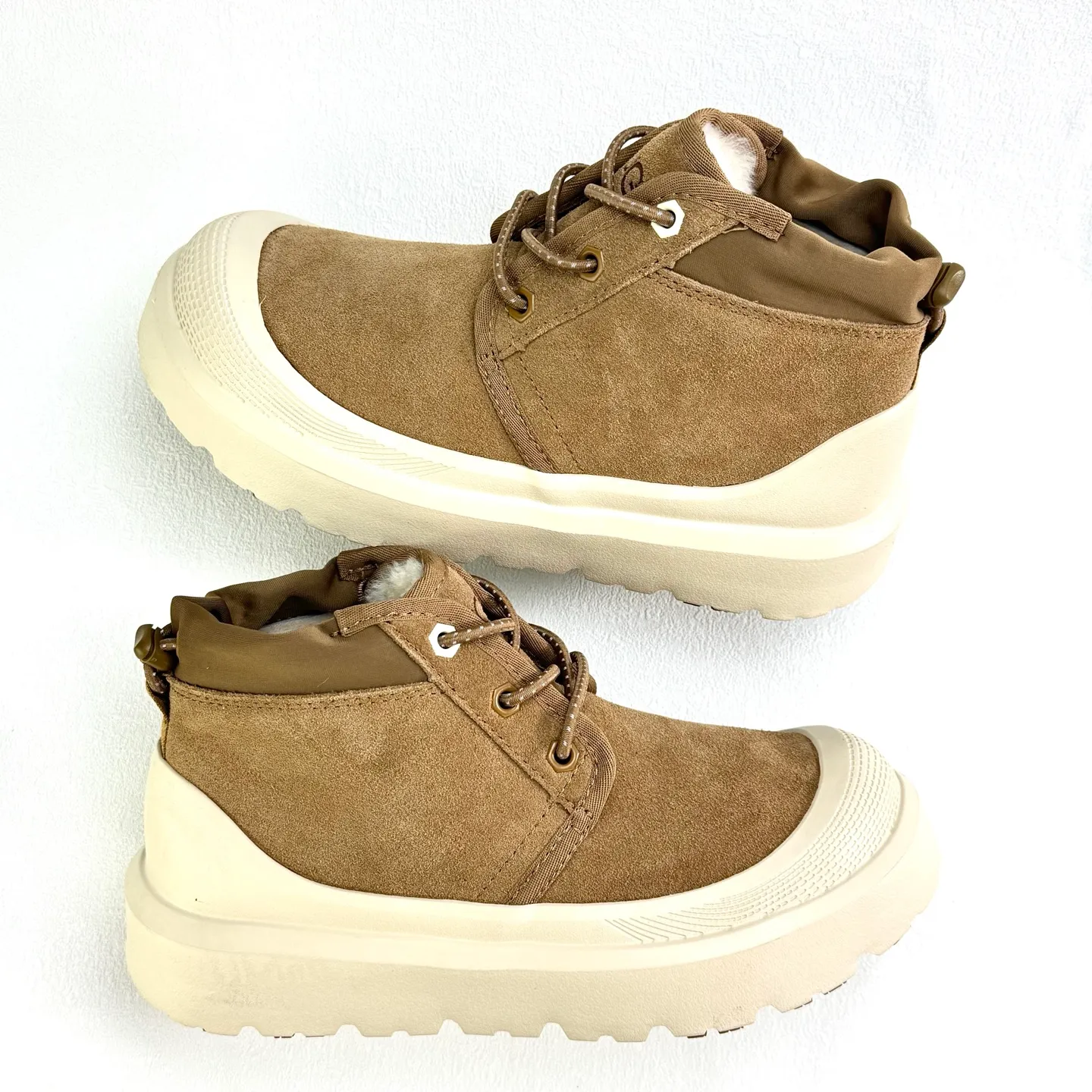 Local 💰600 [Wang Yibo's same style 3991UGG waterproof Tasman high top] The upper is made of high-mercerized cow suede, with fine texture and good gloss, non-currency cow suede! The outsole is made of a combination of injection molding and IP foam (referred to as the original sole). It requires multiple processes and high costs. It is lightweight and feels better on your feet. It is a one-piece, ready-made outsole that is not a currency! Sheep fur lining, warm and skin-friendly size: 35 36 37 38 39 40 41 42 43 44 45